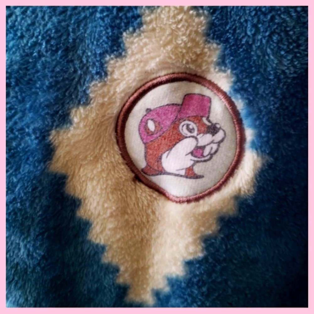 Bucees Sweater - Picture 3 of 4
